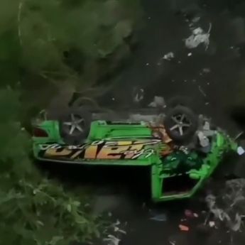 Remnya Blong, Mobil Angkut Sayur Terjun ke Jurang di Brebes