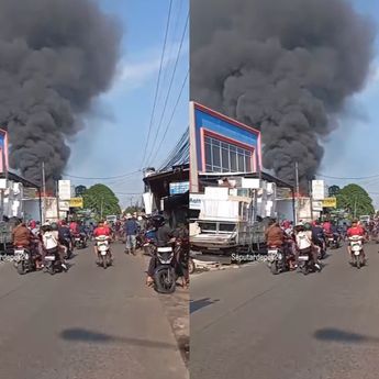 Kebakaran Hebat Hantam Bangunan di Pasar Parung 