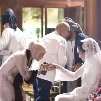 Momen Langka, Maia Estianty dan Mulan Jameela Bersalaman di Siraman Al Ghazali