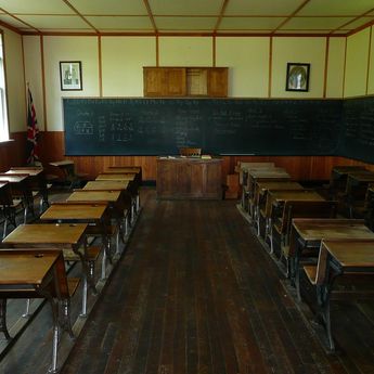 Pengelola Sekolah Swasta Diduga Tipu Puluhan Orangtua Murid di Bekasi