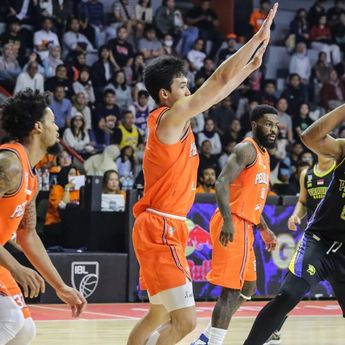 Pelita Jaya Bantai Prawira Bandung 111-67, Jaga Asa Finis di Puncak Klasemen IBL 2025