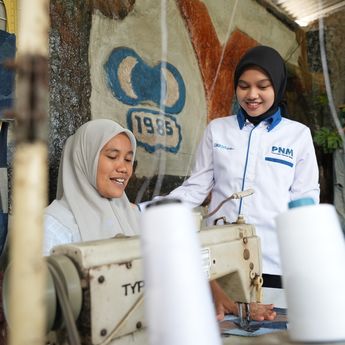 60 Kg Jeans Decluttering dari Karyawan PNM Disulap Jadi Fashion Keren oleh Nasabah PNM Mekaar