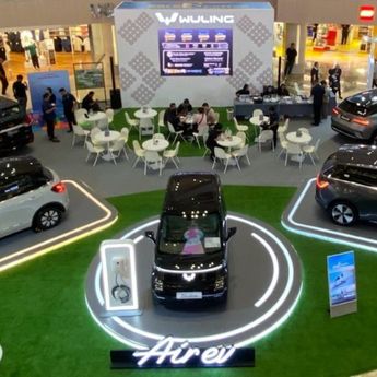 Wuling Hadir di Tunjungan Plaza Surabaya dengan Promo Spesial 8th Anniversary SALEbration