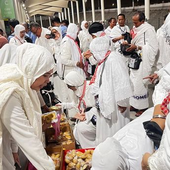 Menikmati Jajan Pasar Indonesia di Terminal Syib Amir Sebelah Masjidil Haram