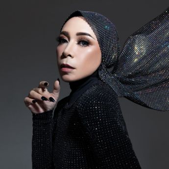Melly Goeslaw Bangga Ciptakan Lagu 'Break' Untuk Misha Omar