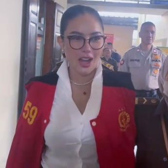 Nikita Mirzani Hadiri Sidang Perdana Dugaan Pemerasan di PN Jakarta Selatan