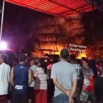 Rumah di Kotim Kalteng Terbakar, Jadi Tontonan Warga