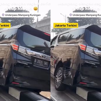 VIDEO: Vellfire Nyangkut di Pembatas Jalan Mampang Jadi Tontonan Warga