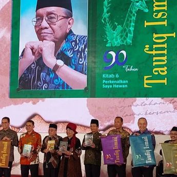 Taufiq Ismail Luncurkan 6 Jilid Buku Sastra, Rayakan Usia ke-90 Tahun Sekaligus Sambut Hari Sastra Nasional