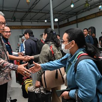 Kemlu Sebut Ada 68 WNI dari Iran Masih di KBRI, Tunggu Jadwal Pemulangan
