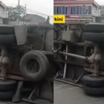 VIDEO: Truk Bermuatan Terguling di Tol JORR Arah TMII, Lalu Lintas Tersendat