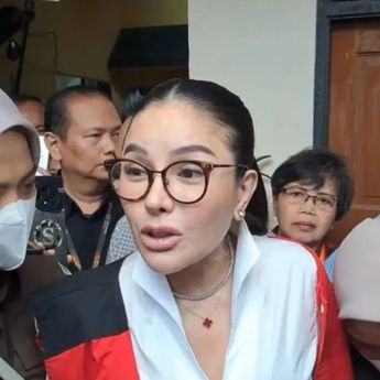 Nikita Mirzani Minta Prabowo Benahi Hukum di Negeri Ini