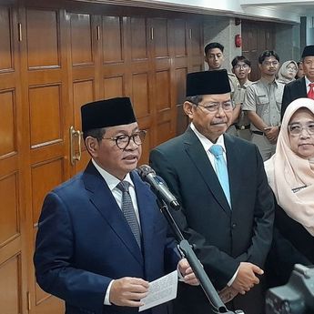 Pramono Lantik 100 Pejabat Baru Pemprov DKI
