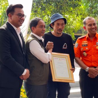 Menhut  Raja Juli Beri Penghargaan ke Tim SAR Juliana Marins, Termasuk Agam Rinjani