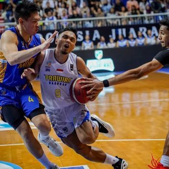 Tak Terbendung! Satria Muda Melaju ke Semifinal IBL 2025 Usai Tumbangkan Prawira