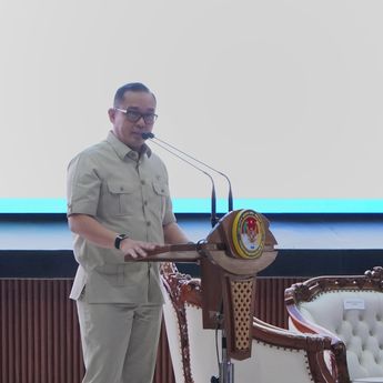 Tekad Kuat Wamen Investasi Benahi Perizinan Demi Ekonomi Tumbuh 8%