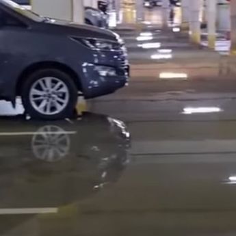 Mal Alam Sutera Kebanjiran