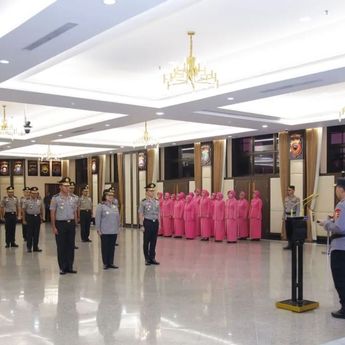 17 Perwira Tinggi Polri Naik Pangkat, Komjen Winarto Raih Bintang Tiga