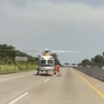 Fakta Viralnya Helikopter Mendarat di Tol Batang