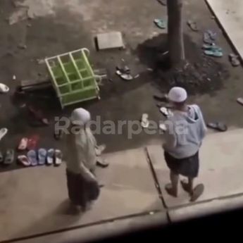 Ustaz di Malang Cambuki Kaki Santrinya sampai Busuk