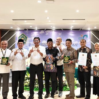 Kemenag Serahkan KMA Baru, Dorong Sertifikasi Tanah Wakaf dan Penguatan Lembaga Zakat-Wakaf