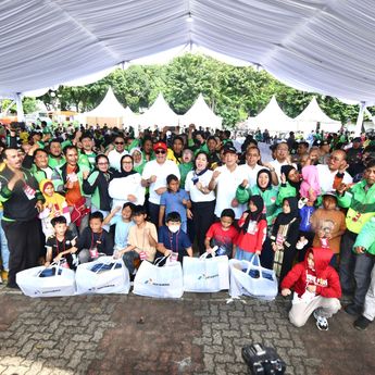 SESAMA: Seribu Seragam Sekolah Bersama Pertamina, Salurkan 1000 Seragam dan Peralatan Sekolah Untuk Para Anak Ojek