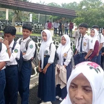 Orang Tua Siswa Antusias Antar Anak ke Sekolah Rakyat di BPMP Lebak