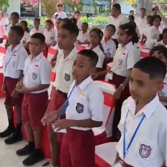 Momen Haru Hari Pertama Sekolah Rakyat di Kupang: Siswa Nyanyi “Laskar Pelangi” Penuh Semangat