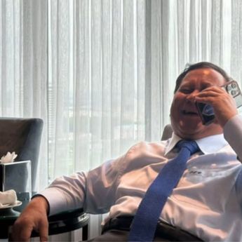 Seskab Teddy Bocorkan Diplomasi Telepon 17 Menit Prabowo–Trump