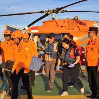 Terjatuh di Gunung Rinjani, Pendaki Belanda Berhasil Dievakuasi dengan Helikopter