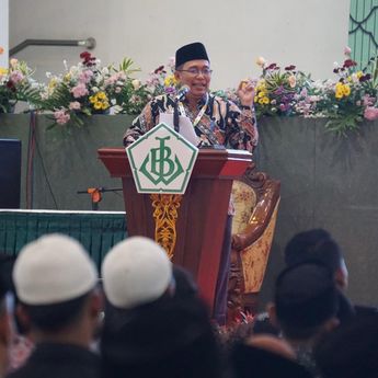 Kemenag Dorong Transformasi Sosial Berbasis Zakat dan Wakaf dalam Orasi Kebangsaan Gebyar Muharram UNISSULA
