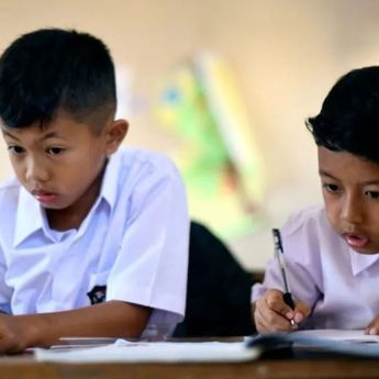 Kemendikdasmen Tegaskan: Kurikulum Tetap, Tak Ada Perubahan Baru