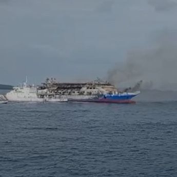 6 Kapal Dikerahkan Evakuasi Penumpang KM Barcelona 5