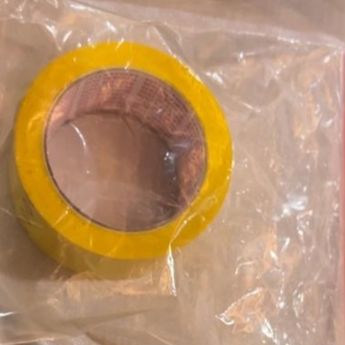 Penampakan Lakban Kuning yang Dipakai Lilit Kepala Diplomat Kemlu Arya Daru