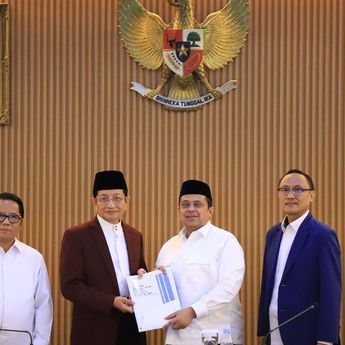 BPJPH Resmi Berpisah dari Kementerian Agama, Menag: Makin Hebat Anak, Makin Bangga Orang Tua