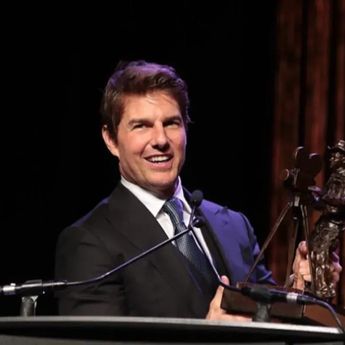 Tom Cruise dan Ana de Armas Tertangkap Kamera Habiskan Waktu Bersama di Tempat Umum