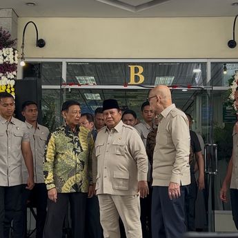 Melayat Kwik Kian Gie, Prabowo: Beberapa Hari Lalu Ngirim WA