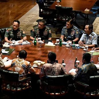 Prabowo Gelar Pertemuan dengan Pimpinan TNI dan Menteri Kabinet di Hambalang, Ada Apa?
