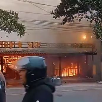 Rumah Makan Terkenal di Binjai Kebakaran Hebat, Terdengar Ledakan
