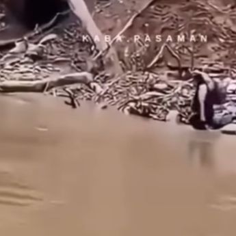 Viral Bidan Bertaruh Nyawa Seberangi Sungai Demi Selamatkan Warga Sakit
