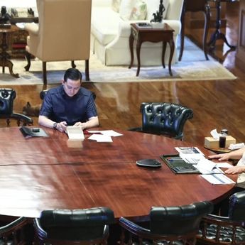Prabowo Pimpin Rapat Virtual Bareng Budi Gunawan hingga Panglima TNI Bahas Penanganan Kebakaran Hutan