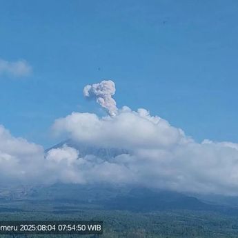 Gunung Semeru Kembali Erupsi, Letusan Capai 800 Meter di Atas Puncak