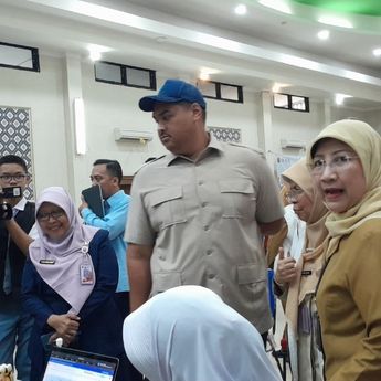 Menpora Dito Tinjau Langsung Program Cek Kesehatan Gratis di SMKN 26 Jakarta