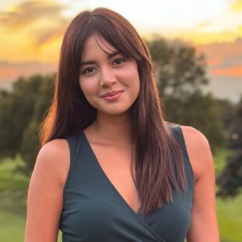 Aurelie Moeremans Ngidam Aneh, Nekat Nulis Buku hingga Buat Lagu Papua