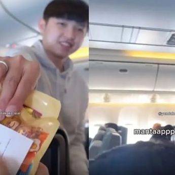 Ustaz Dennis Lim Bagi-bagi Coklat di Pesawat Gegara Bawa Bayi