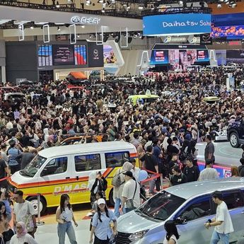 Antusiasme Tinggi! Lebih dari 80 Ribu Pengunjung Padati Booth Daihatsu di GIIAS 2025
