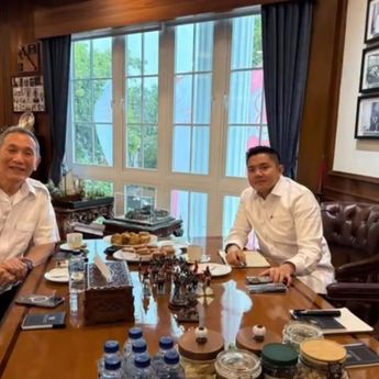 Babah Alun Terkesima sama Sikap Seskab Teddy: Sosok Pemimpin Muda yang Low Profile