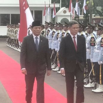 Menhan Sjafrie Sambut Menteri Pertahanan Singapura