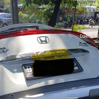 BRV Putih Kecebur Kali di Kelapa Gading