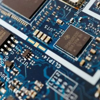 Trump Ancam Tarif 100 Persen untuk Cip Komputer dan Semikonduktor